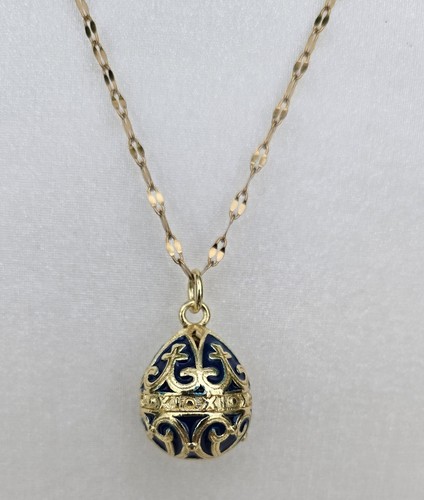Costume jewellery egg pendant - costume,