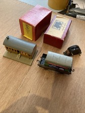 Trix Derelict Coach Hut 551, Container Wagon 612 & Switch