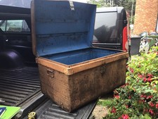 Vintage Metal Trunk/chest-brown