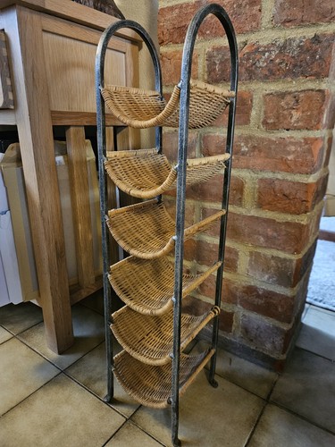 Free standing wicker - /, metal