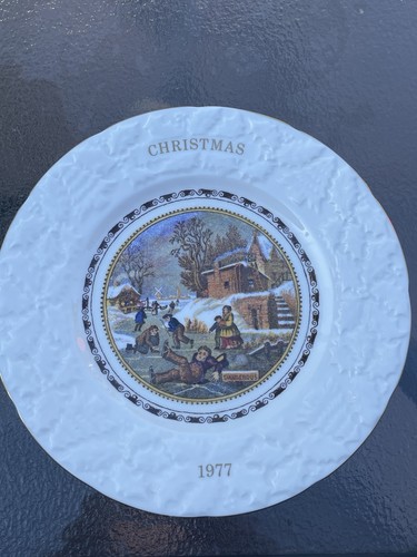Coalport christmas plate 1977 - plate,