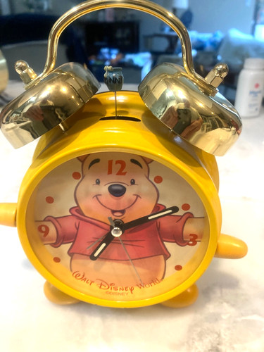 Winnie the pooh alarm - winnie, swinging