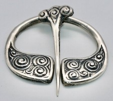 IONA STERLING SILVER CELTIC PENANNULAR BROOCH BY ALEXANDER RITCHIE - 1936