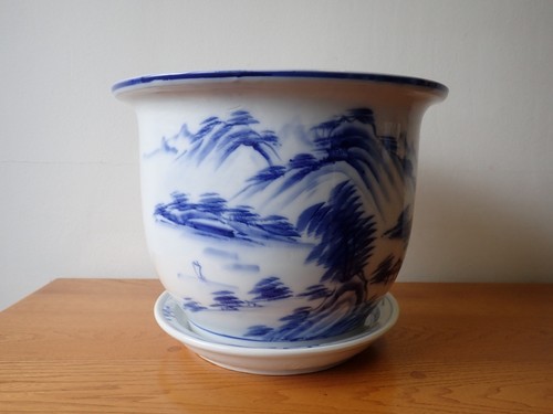 Chinese blue and white planter