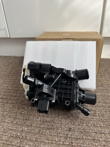Thermostat with housing - with,