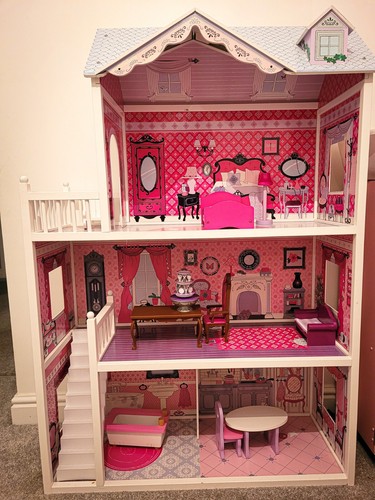 Isabelle doll house - isabelle,