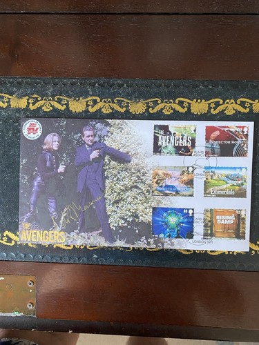The avengers cover signed - avengers,