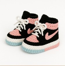 Crochet Amigurumi baby shoes