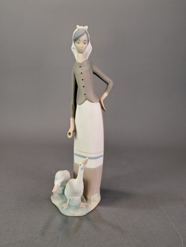 Vintage lladro girl with - lladro, "girl