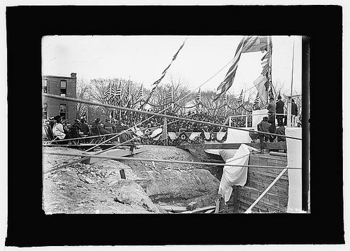 Photo red cross corner - corner, stone