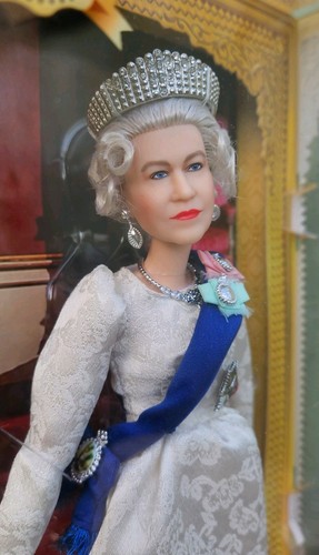Barbie signature queen - barbie,