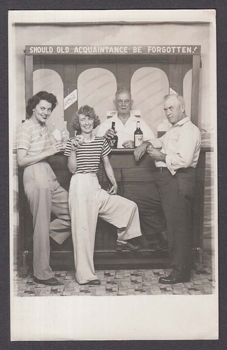 Ladies men drinking - 2,