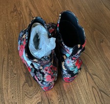 Pavers Black and Red Ladies Boots. Size 7/41.