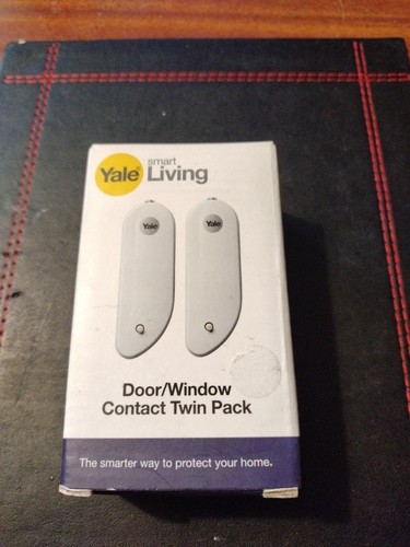 Yale living door - living,