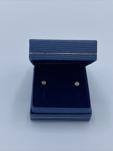 Hallmarked 9ct gold stud - hallmarked,