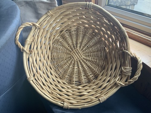 Round wicker basket - x, 18