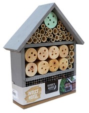 Deluxe Freestanding Wall