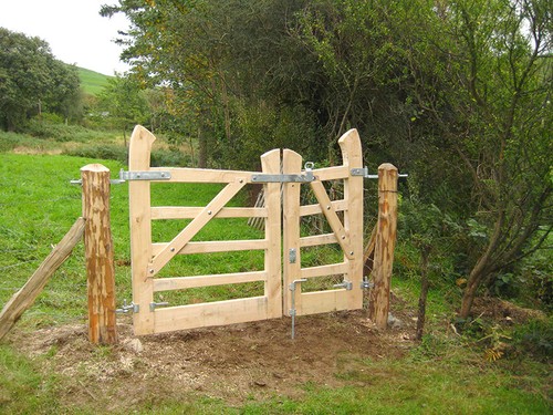 Bespoke wooden garden driveway - wooden,