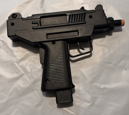 Vintage 1984 larami - uzi, 9mm