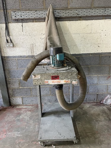 Saw dust extractor - dust,
