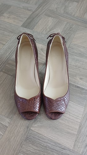 Pairs ladies brown shoes - pairs,