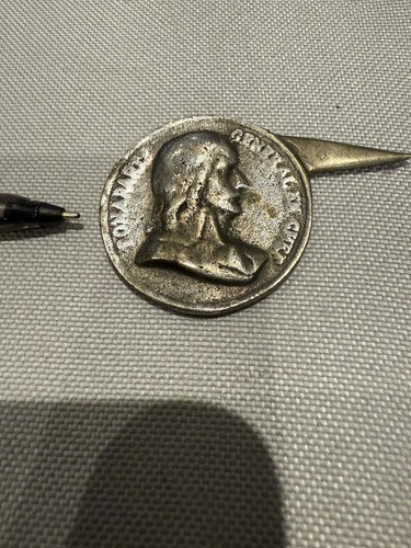 Rare silver metal coin - metal, shaped
