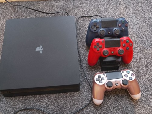 Ps4 consol controllers and - ps4,