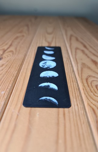 Printed bookmark with - 3d, moon