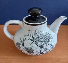 Vintage Alfred Meakin Samoa Ironstone Black & White Teapot 