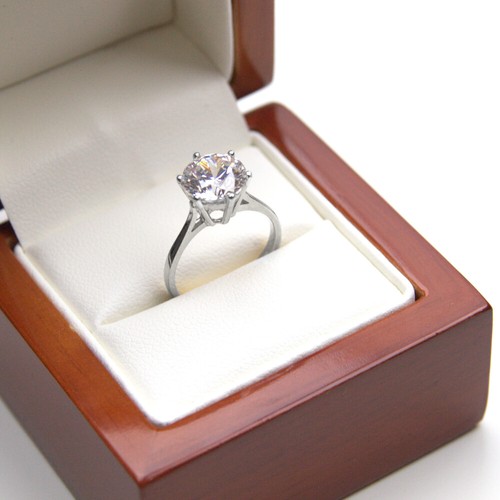 9ct gold diamond - gold, moissanite