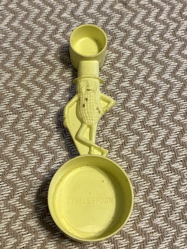 Peanut yellow measuring - peanut,