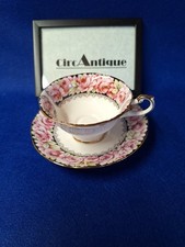 Vintage queen tea cup - queen’s,