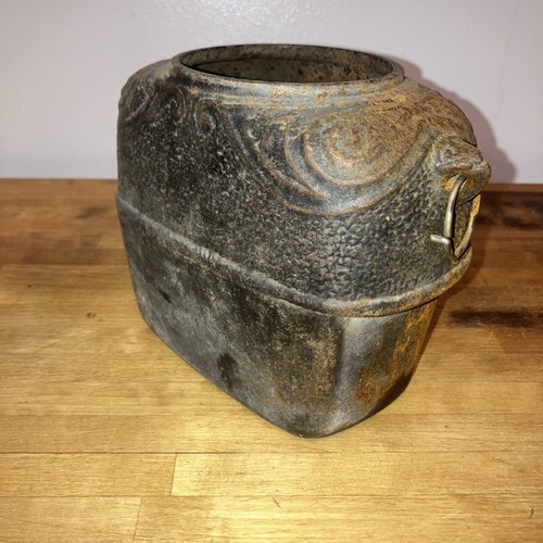 Antique cast iron chagama - cast,