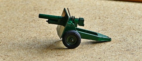 Loose britains ltd field - loose,