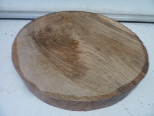 Walnut knotty bowl