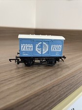 FINE FISH BLUE WITH WHITE ROOF