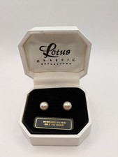 Lotus Classic Pearl Stud