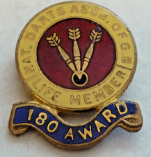 VINTAGE ENAMEL BADGE NATIONAL DARTS ASSO. OF GREAT BRITAIN LIFE MEMBER 180 AWARD