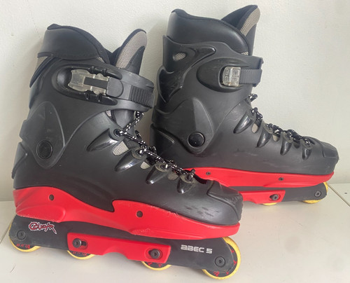 Cougar black red aggressive - cougar,