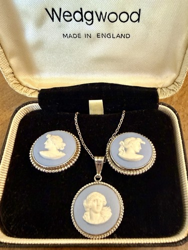 Wedgwood blue jasperware - wedgwood,