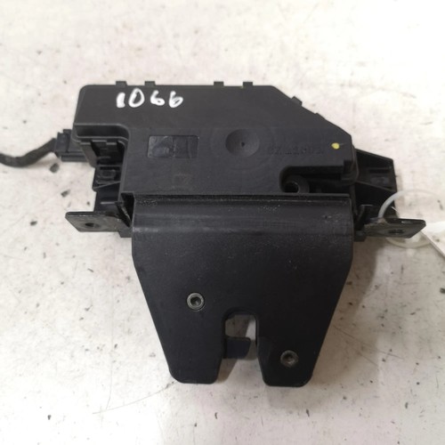 Bmw e90 tailgate lock - bmw,
