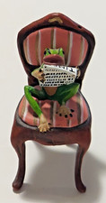 Vienna Bronze Frog Sitting on