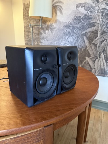 Pioneer 40 speakers - pioneer, dj
