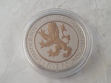 NEW !!!!!!!! 5 POUNDS £ 2025