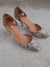 TU Beige/Snake Skin Effect