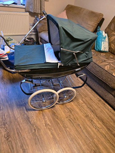 Silver cross oliver pram - oliver,