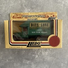 Lledo Van - Models of Days