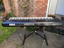 korg kronos 1 -88. Black series 1. Very good condition. Never gigged. 