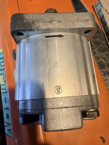 Hydraulic gear pump off - gear,