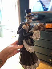 skull couple beautiful gothic decor ? 